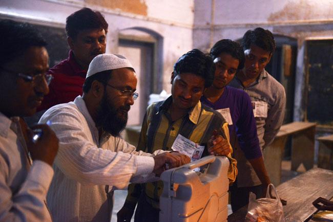 Indian polling agents at Varanasi