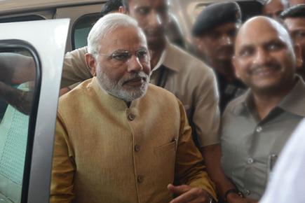 Modi breaks down during speech, says will try to live up to expectations