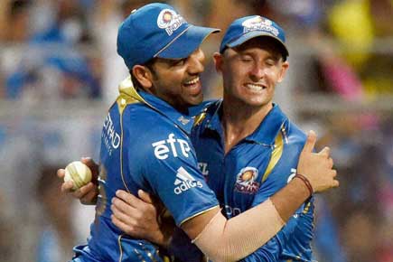 IPL 7: Mumbai Indians keep play-off hopes alive with win over Delhi Daredevils