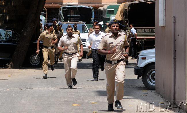 Cops provide security cover to Salman Khan