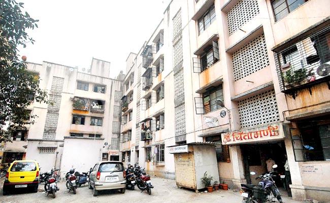 As per MHADA records, there are some 20,000 transit homes in the city and nearly 8,500 of these are occupied by illegal encroachers. File pic