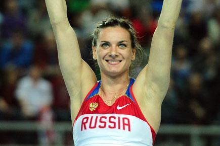 Yelena Isinbaeva runs for Russian athletics presidency