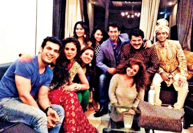 From left: Arjun Bijlani, Sana Saeed, Munisha Khatwani, Cyndy Khojol, Madhu Sajnani, Rajiv Roda, Vandana Sajnani, Rajesh Khattar and Shekhar Gill at the shoot of Caught In The Web