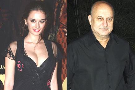Evelyn Sharma finds a mentor in Anupam Kher