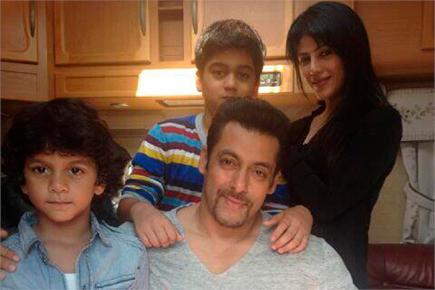 Salman Khan with Sajid Nadiadwala's wife and kids