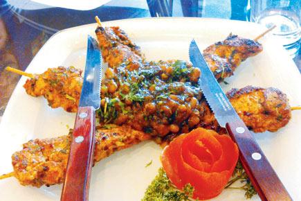 A full-house matinee show at Navi Mumbai's Matinee Diner