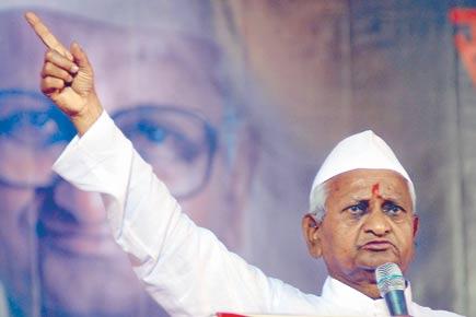 Cops detain NCP worker for giving death threats to Anna Hazare