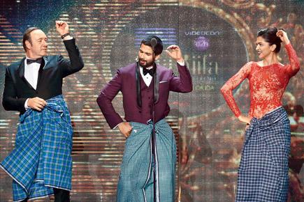 IIFA Awards: Kevin Spacey does the lungi dance with Deepika!