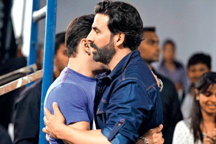 Salman Khan and Akshay Kumar bond on the sets of 'Fugly'