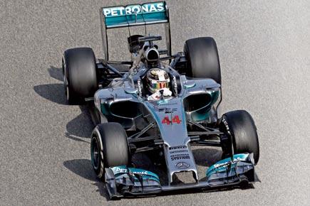 F1: Nico Rosberg beats Lewis Hamilton for Bahrain GP pole