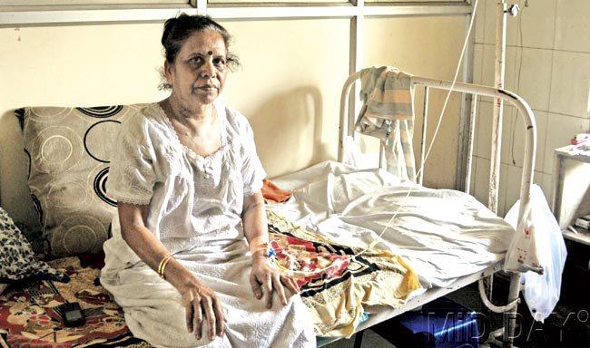 Manjrekar, who works with the women’s wing of Shiv Sena, was admitted to the ICU of the civic-run hospital in Parel on April 13, after she was diagnosed with pneumonia and low blood pressure. Pic/Satyajit Desai