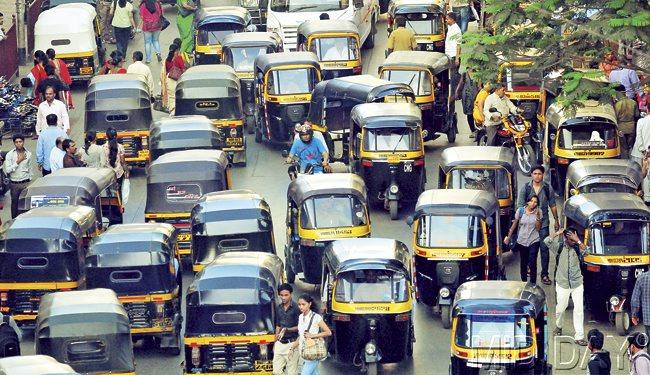The roads were packed with three-wheelers, which saw a surge in business as people were left with no option but to commute in autos, if not cabs. Pic/Sayed Sameer Abedi