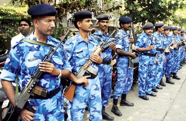 Nearly 2 lakh state police will be deployed to polling stations, along with 96 SRPF battalions, 8 RAF battalions, 6 CRPF companies, 4 companies of Goa SRPF and four of CISF. Representational pic