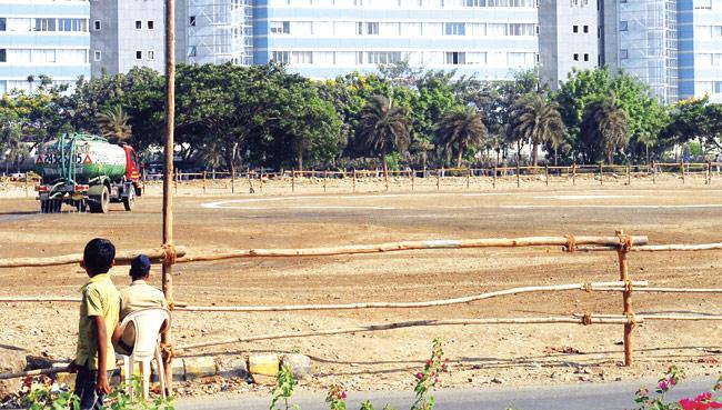 mid-day lensman Sayed Sameer Abedi spotted this tanker sprinkling water at the MMRDA grounds on Sunday morning, in anticipation of Sharad Pawar