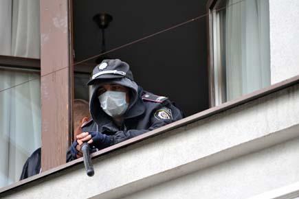 Pro-Russia activists storm Ukrainian official buildings