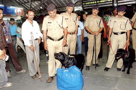 Security at Mumbai railway stations compromised