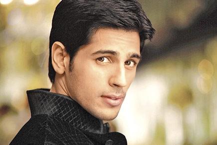 Sidharth Malhotra was excited to walked the ramp with Big B