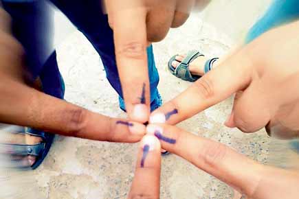 Voting starts in Maharashtra assembly poll