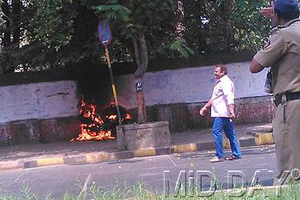Motorbike catches fire in Parel, disrupts traffic