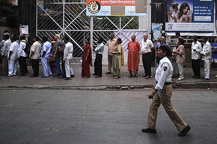Mumbai votes: 53 per cent Mumbaikars turn out to vote