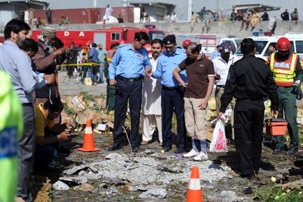 At least dozen injured in bomb blast in Lahore 