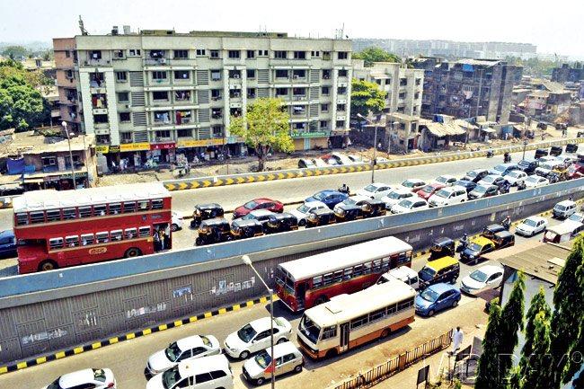 Santacruz Chembur Link Road accident