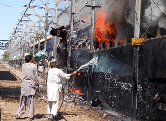 Pakistan train blast
