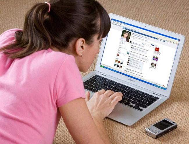 British parents, kids abusing teachers on Facebook
