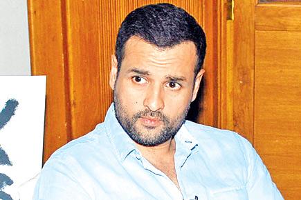 Rohit Roy's old phone being misused?