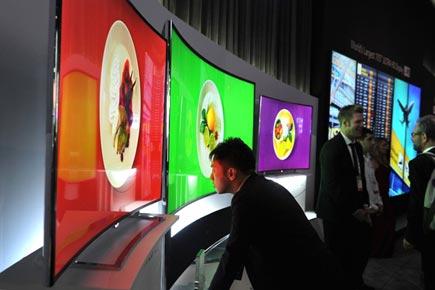 LG showcases curved TV, latest products at Tech Show
