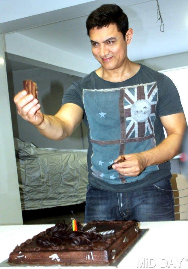 Aamir Khan birthday celebrations with media
