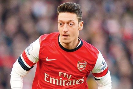 Arsenal's Mesut Ozil to miss Tottenham Hotspur derby