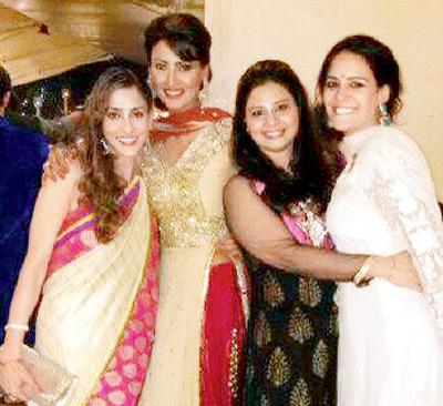 From left: Shilpa Agnihotri, Nigaar Z Khan and Mona Singh (extreme right)