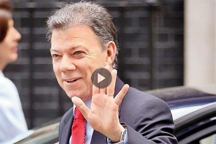 Caught on camera: Colombian president wets his pants during speech