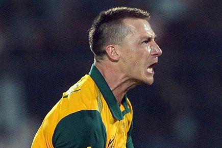 WT20: Kiwis surrender to Dale Steyn as South Africa escape to victory