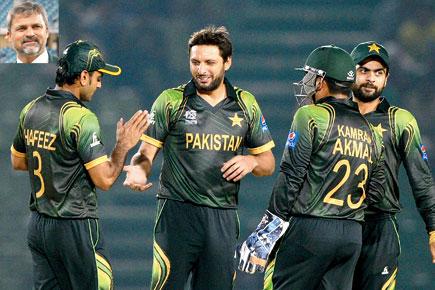 WT20: Fight hard, Moin Khan tells Pakistan team ahead of India clash