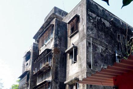 Tussle between BMC, residents  over other tottering buildings in Mumbai