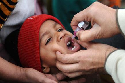 10 held for refusing polio vaccines to children in Pakistan