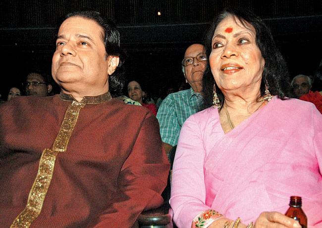 IN 2009: Singer Anup Jalota with Sitara Devi at a concert in memory of Ustad Alla Rakha. PIC/SAMEER MARKANDE 