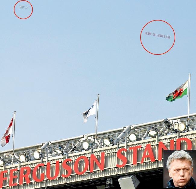 A plane trailing a banner and (inset) David Moyes