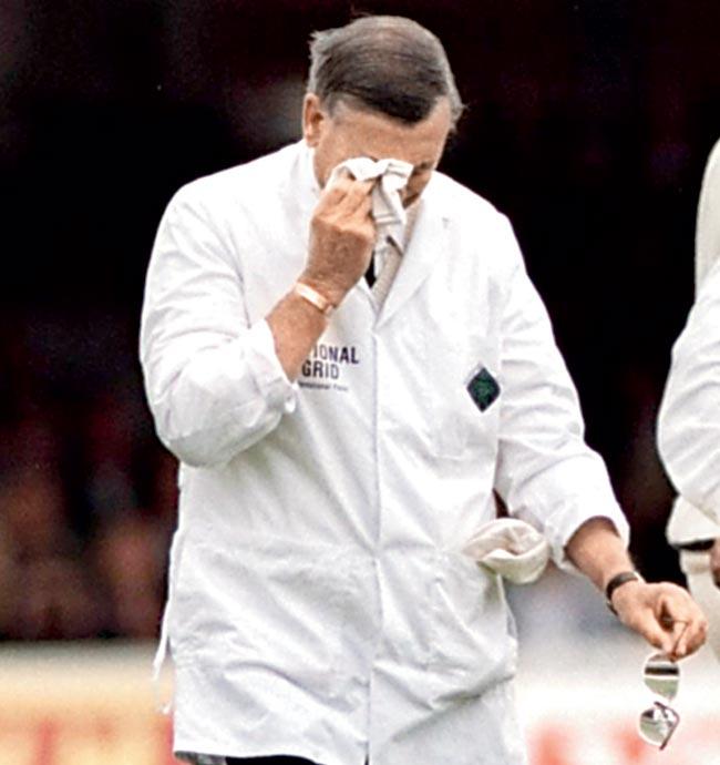 Repeat of 1996: Dickie Bird gets emotional during his his last Test — India vs England at Lord