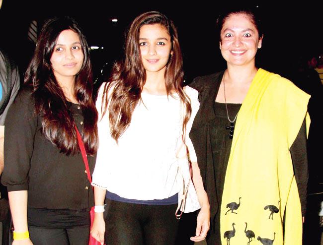 Sisters Shaheen and Alia Bhatt with their half sister Pooja Bhatt