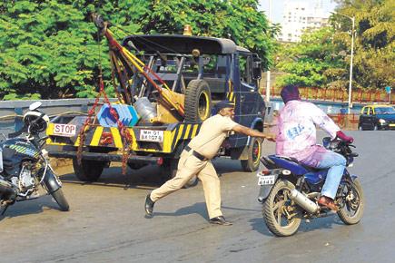 HOLI SPIRITS: Mumbai traffic cops detain 500 for drunk driving