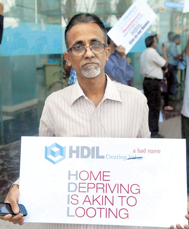 A homebuyer protesting against HDIL’s demand for extra payment during a protest held recently. File pic
