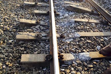 Local derailed near Titwala: Gap between tracks, loose clips may have caused accident