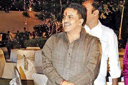 BJP corporator files complaint against Sanjay Nirupam for violating election code of conduct