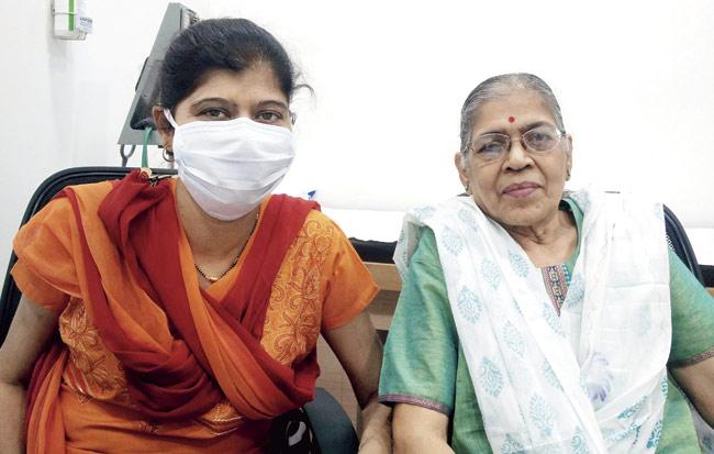 Shilpa Potnis (left) with her mother Supriya Dighe after the successful kidney transplant