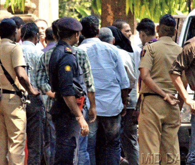Heavily guarded: Yasin Bhatkal being produced in the Shivajinagar district and sessions court in Pune. Pic/ Mohan Patil