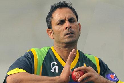 Embarrassing world record: Pak spinner Abdur Rehman bowls three beamers, gets banned