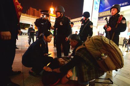 China suspects role of Xinjiang separatists in Kunming knife attack